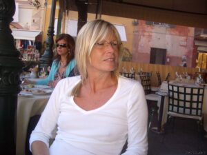 Read more about the article Naked on the Leather Table: My Elite Clinic Surrender