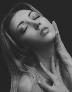 Read more about the article New Year’s Eve Forbidden Ecstasy: A Stranger’s Grip in Brest’s Shadows
