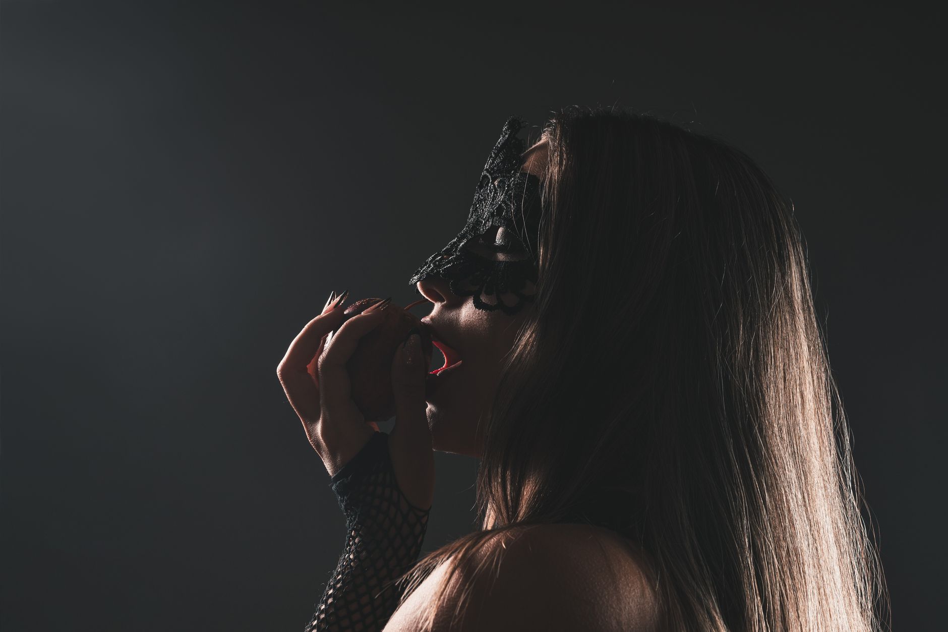 Read more about the article Aix’s Elite Night: Art, Fine Dining, and Unbridled Lust at Le Negre-Coste