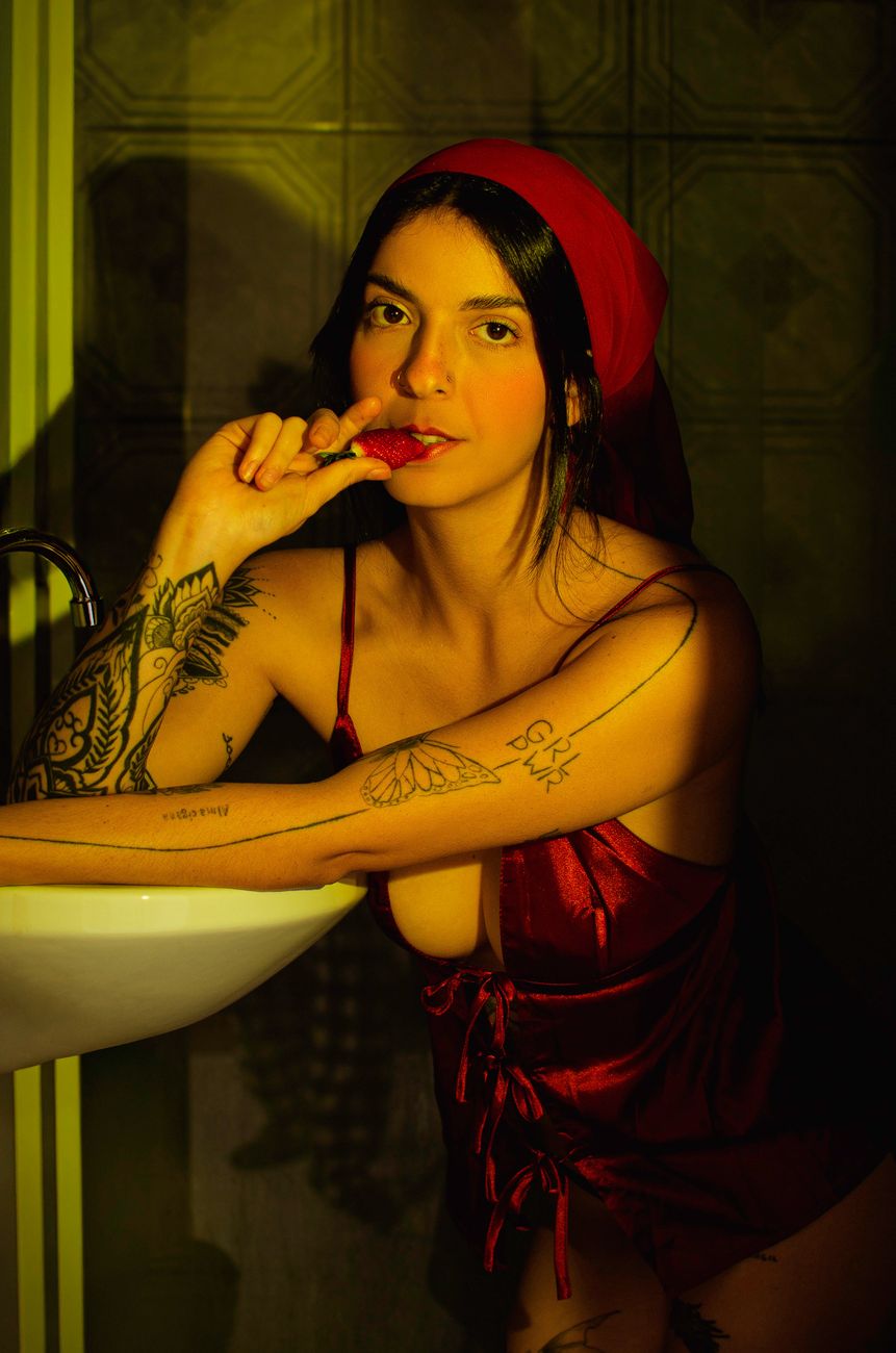 Read more about the article Secret Indulgences: Elite Pleasures in the Gilded Retreat